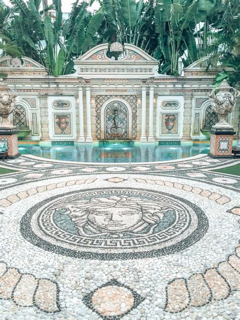 versace mansion dinner reservations